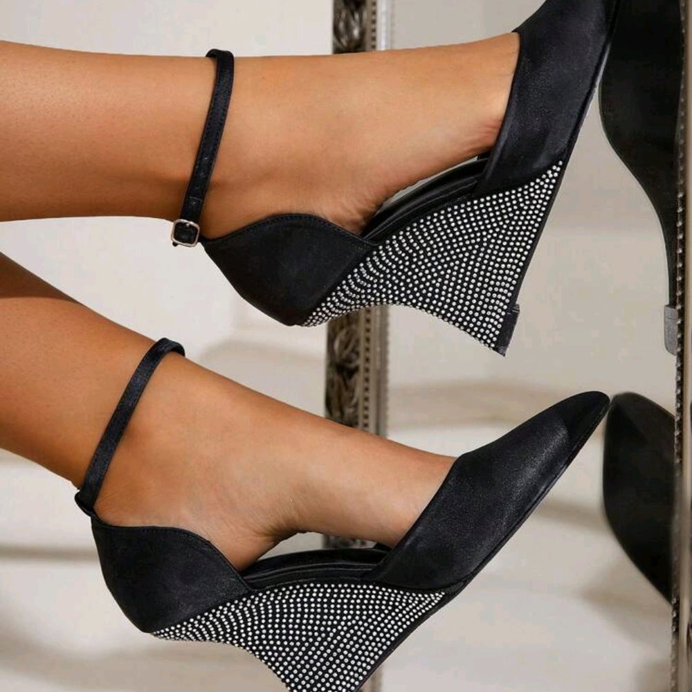 Elegant Black Heels with Studded Accents - Picture 2 of 10